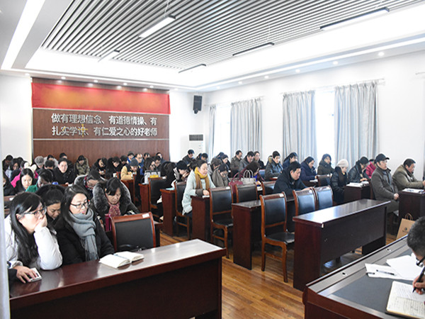 摄影部170班-张乐(3)_副本.jpg 摄影部170班-张乐(3)_副本.jpg