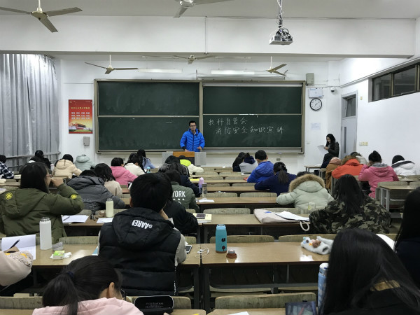 图为消防知识宣讲 刘祥摄 (1)_meitu_4.jpg