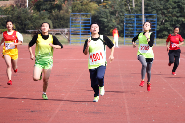 女子200米-摄影部1709秦润东(2).jpg 女子200米-摄影部1709秦润东(2).jpg