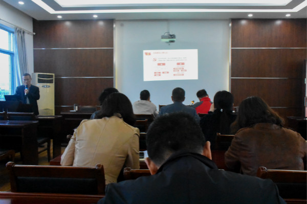 DSC_2017.10.18中心组成员学习 教科1601周临秋5647_meitu_5.jpg