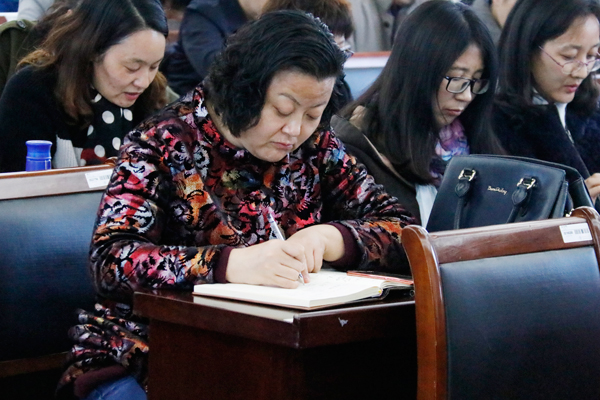 摄影部-1704班张乐(2).jpg 摄影部-1704班张乐(2).jpg