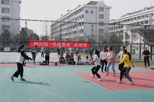 3.25 beat365亚洲体育在线官网篮球比赛 秦润东 3.jpg 3.25 beat365亚洲体育在线官网篮球比赛 秦润东 3.jpg