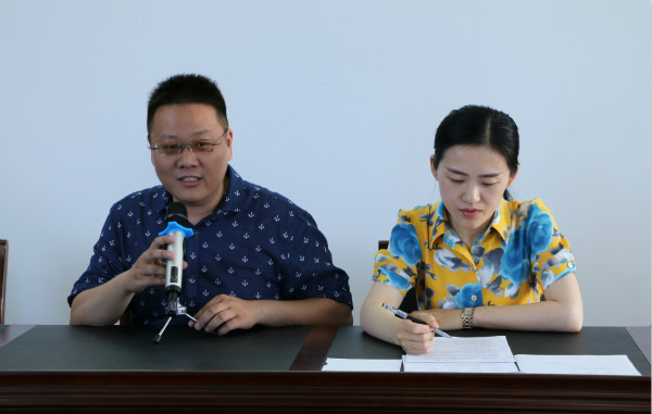 2017年6月2日支部大会 学生预备党员 张舒婷2_meitu_3.jpg