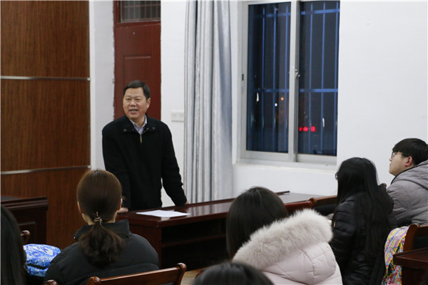预备党员交流会1709陈希原图2_副本.jpg 预备党员交流会1709陈希原图2_副本.jpg